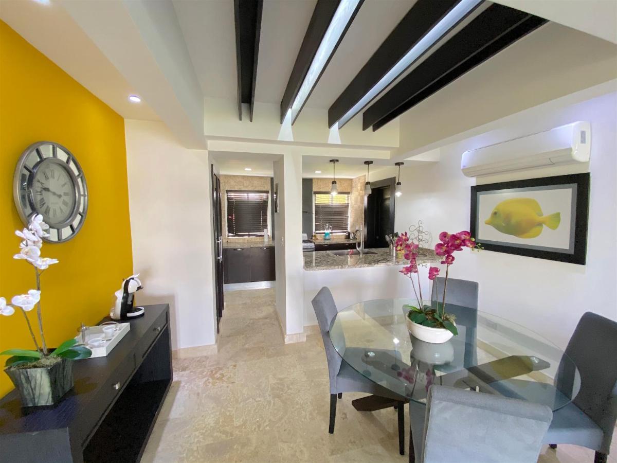 Deluxe Suites Chateau Del Mar - Swimming Pool And Jacuzzi - Bavaro Beach Apartahotel