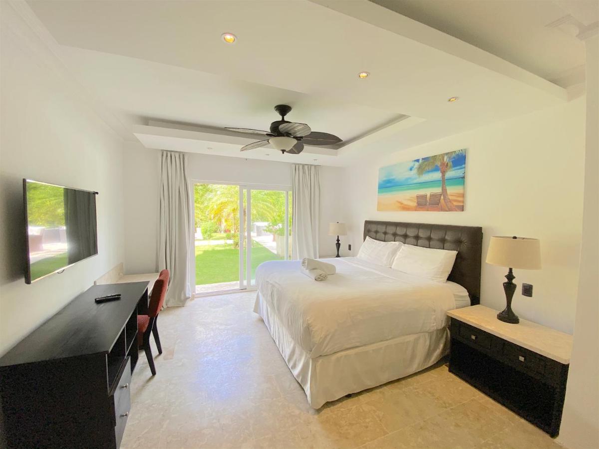 Apartahotel Deluxe Suites Chateau Del Mar - Swimming Pool And Jacuzzi - Bavaro Beach 4*