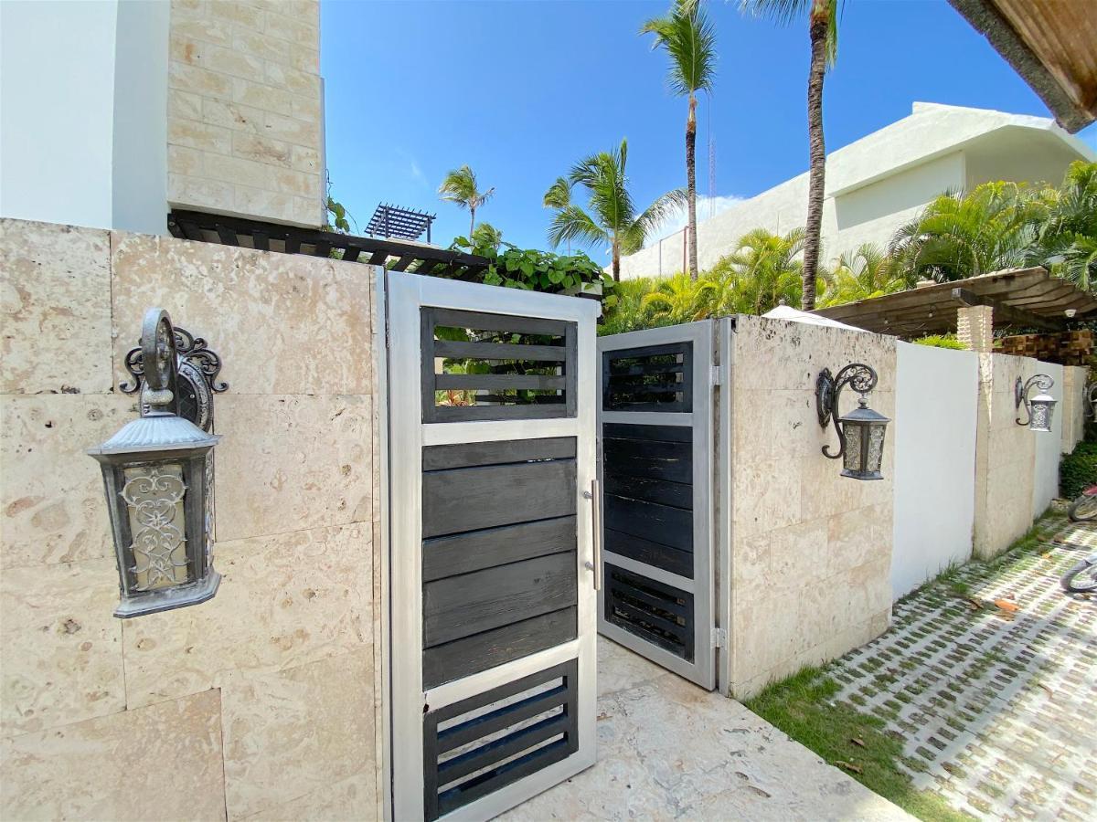 Apartahotel Deluxe Suites Chateau Del Mar - Swimming Pool And Jacuzzi - Bavaro Beach