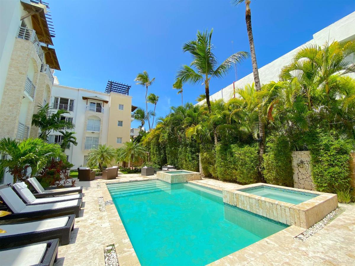 Deluxe Suites Chateau Del Mar - Swimming Pool And Jacuzzi - Bavaro Beach Apartahotel
