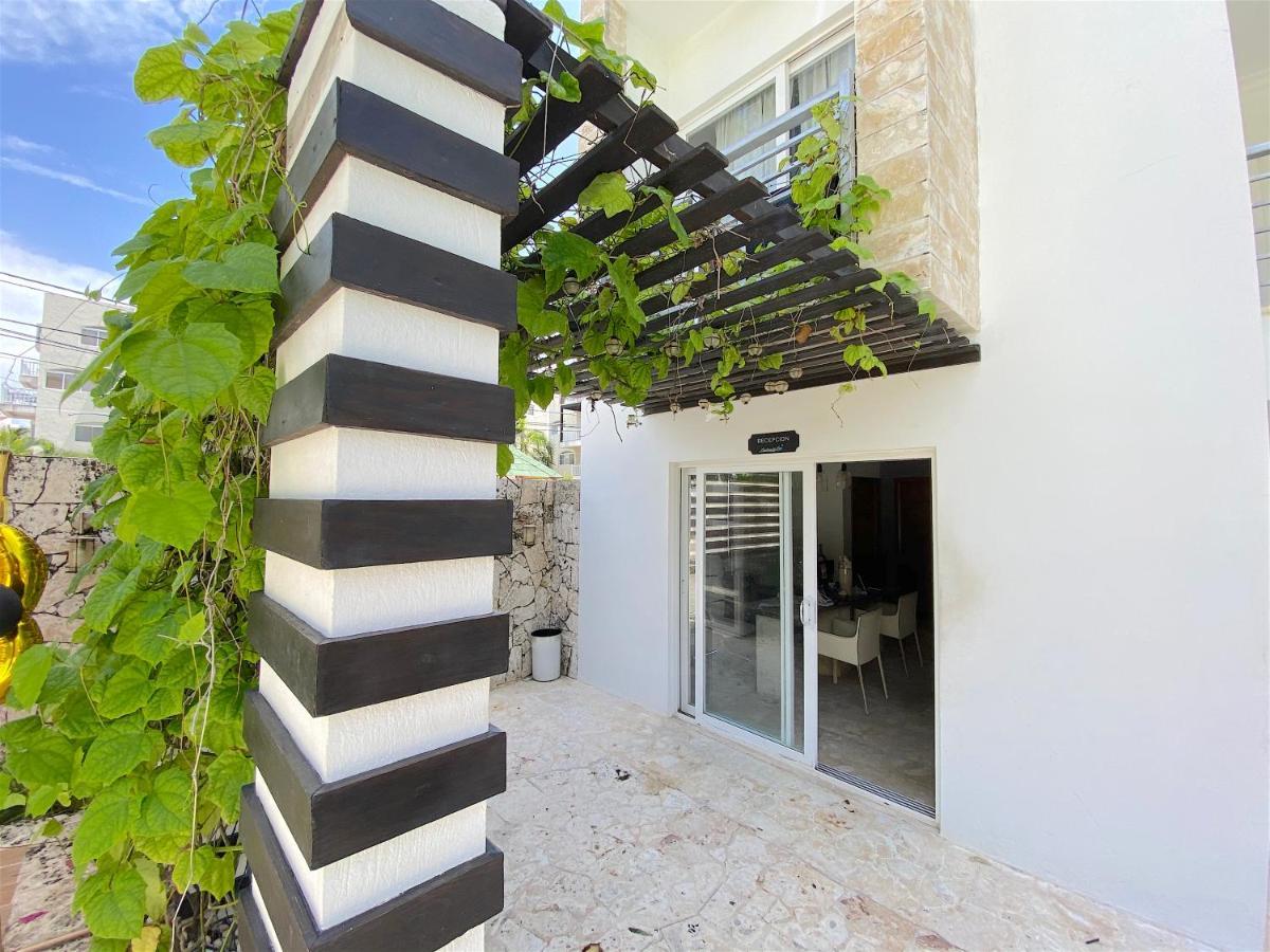 Deluxe Suites Chateau Del Mar - Swimming Pool And Jacuzzi - Bavaro Beach Apartahotel Punta Cana